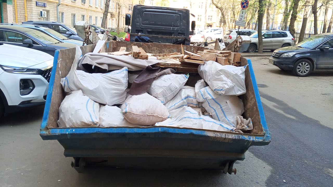 Вывоз мусора из магазина в Ухте в октябре