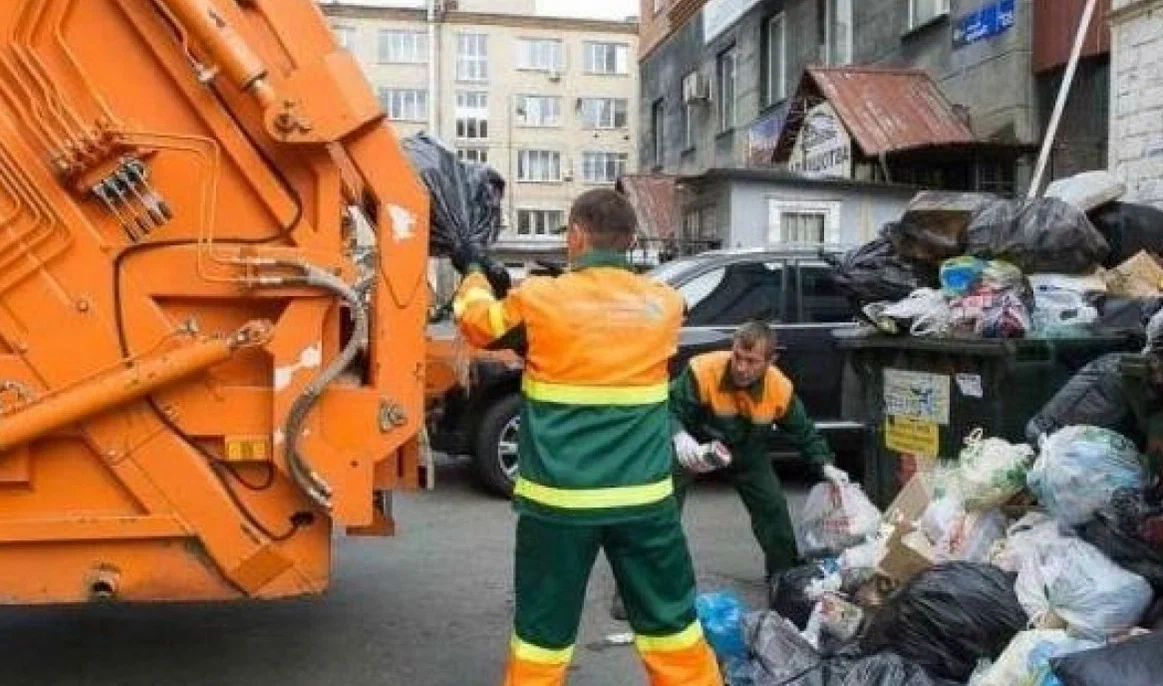 Срочный вывоз мусора в Ухте от ПроМусор — заказ день в день от 2886 руб., грузчики, цена