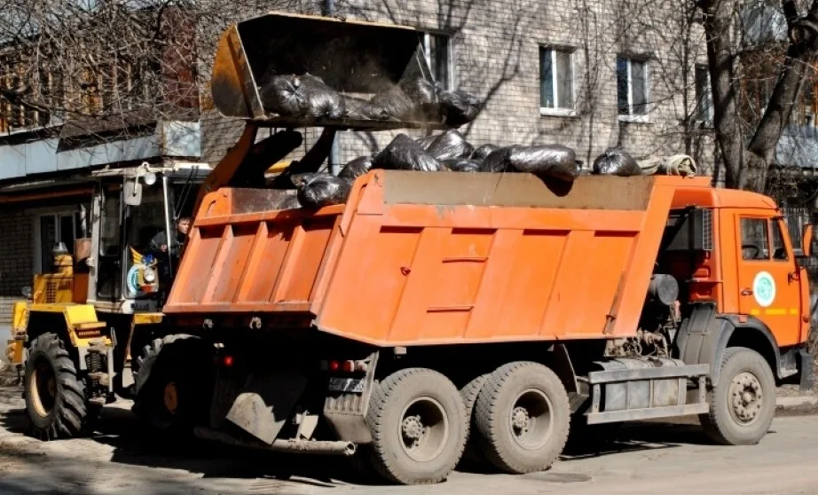 Вывоз мусора грузовым фургоном 5 тонн в Ухте – ПроМусор, аренда, цена от 1569 руб