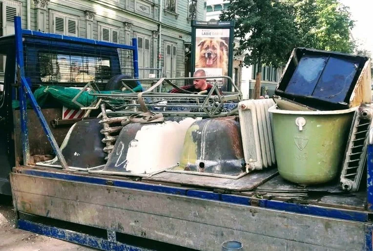 Вывоз старой сантехники в Ухте от ПроМусор: быстро, недорого от 557 руб., утилизация и грузчики