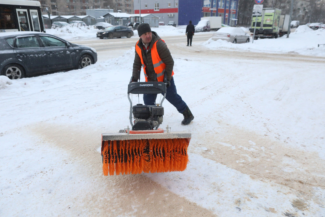 Уборка снега на парковках в Ухте – цена от 35 руб. за м2 | ПроМусор – очистка, вывоз, услуги зимой