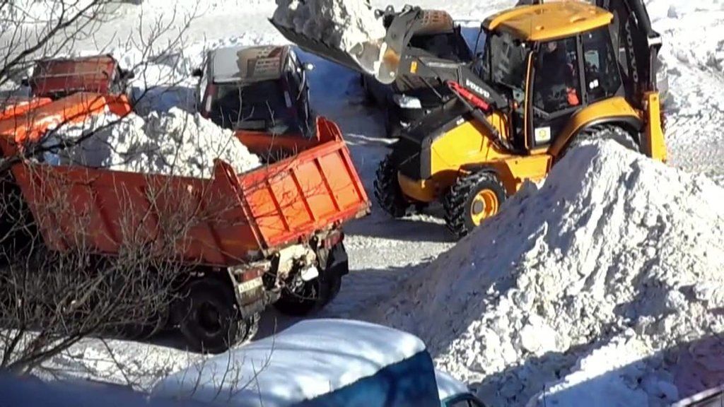 Вывоз снега с погрузкой в Ухте для организаций и частных лиц в октябре
